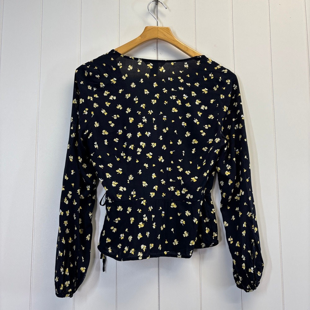 H&M Cottage Floral Wrap Around Top Size 6 Coquette Peasant Boho Summer Farm Girl - Picture 2 of 9